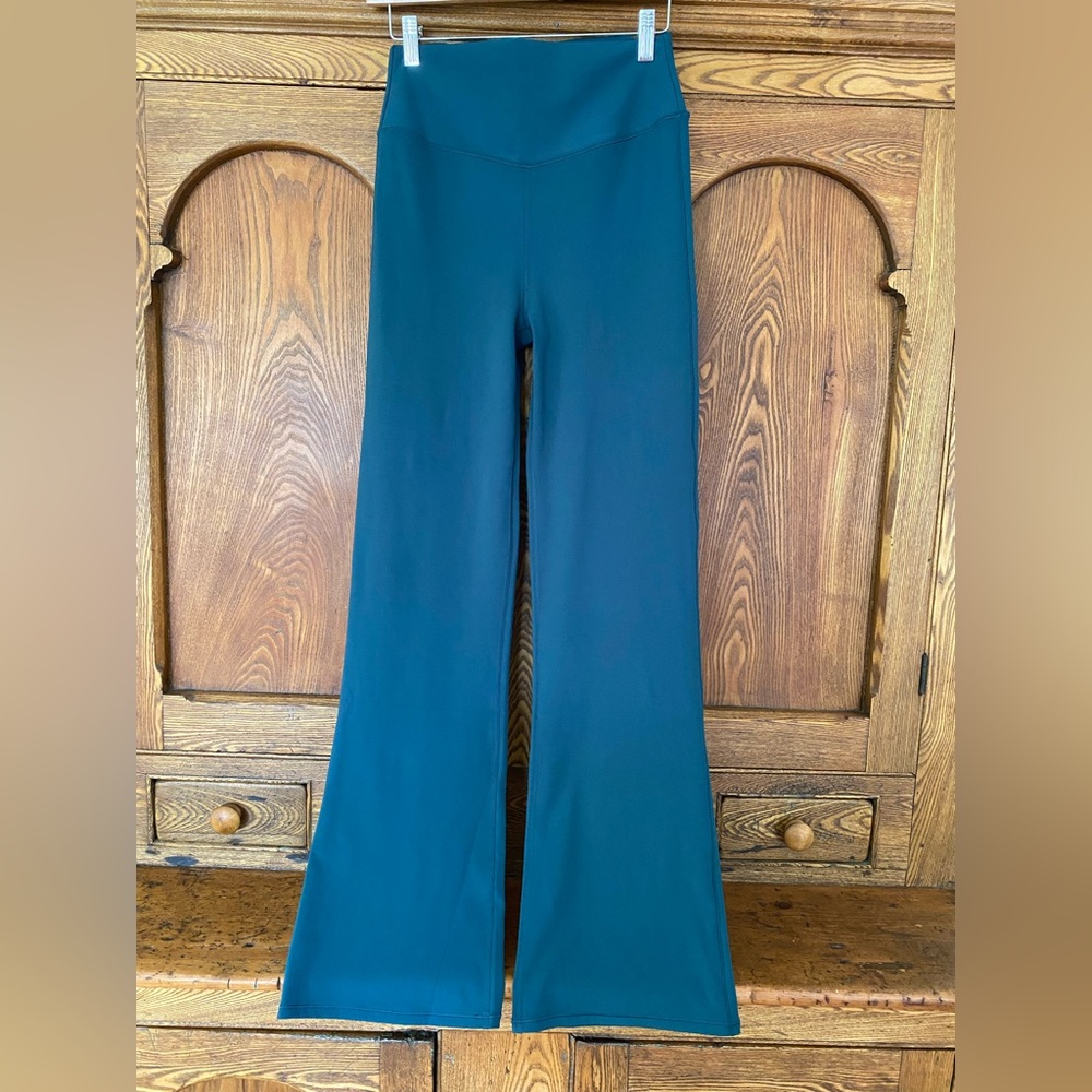 Vuori high waist longer leg wide tights yoga pants teal green blue M